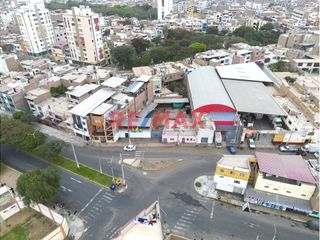 Foto 5 de Vendo Terreno Comercial En Av. Gonzales Prada Con Atahualpa 700M2 $570,000 29.40 M2 Frontera