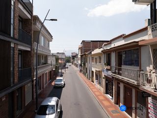 Foto 1 de Se vende casa rentera central en la ciudad de Loja