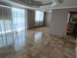 Departamento en Alquiler en Urdesa Central, 2 Habitaciones, 2 Baños, Norte de Guayaquil.