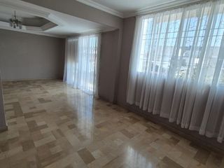 Departamento en Alquiler en Urdesa Central, 2 Habitaciones, 2 Baños, Norte de Guayaquil.