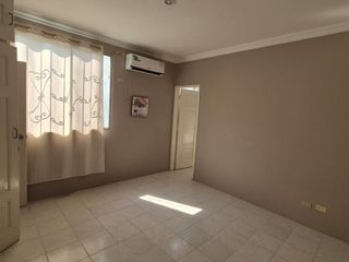 Departamento en Alquiler en Urdesa Central, 2 Habitaciones, 2 Baños, Norte de Guayaquil.