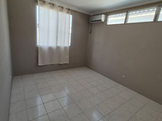 Departamento en Alquiler en Urdesa Central, 2 Habitaciones, 2 Baños, Norte de Guayaquil.