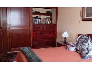 Foto 8 de CASA EN VENTA DE 3 PISOS EN URB. PRIMAVERA FRENTE A PARQUE  261M2