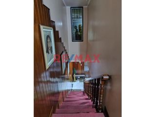 Foto 13 de CASA EN VENTA DE 3 PISOS EN URB. PRIMAVERA FRENTE A PARQUE  261M2