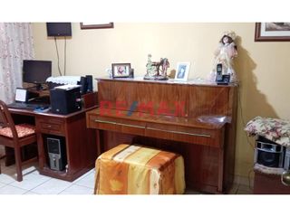 Foto 17 de CASA EN VENTA DE 3 PISOS EN URB. PRIMAVERA FRENTE A PARQUE  261M2