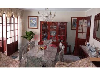 Foto 19 de CASA EN VENTA DE 3 PISOS EN URB. PRIMAVERA FRENTE A PARQUE  261M2