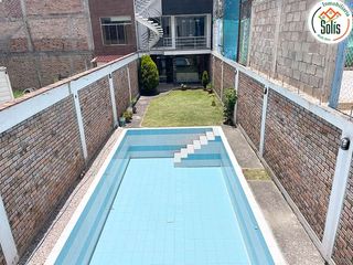 Foto 4 de SOLÍS VENDE CASA DE 4 PISOS CON PISCINA EN BAÑOS DEL INCA