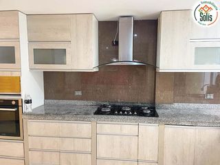 Foto 10 de SOLÍS VENDE CASA DE 4 PISOS CON PISCINA EN BAÑOS DEL INCA