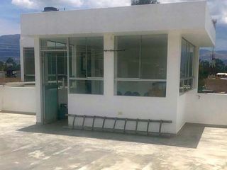 Foto 17 de SOLÍS VENDE CASA DE 4 PISOS CON PISCINA EN BAÑOS DEL INCA