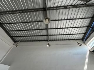 Foto 5 de local comercial de alquiler manta zona comercial