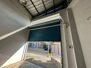 Foto 2 de local comercial de alquiler manta zona comercial