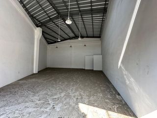 Foto 4 de local comercial de alquiler manta zona comercial