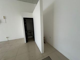 Foto 8 de local comercial de alquiler manta zona comercial