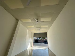 Foto 9 de local comercial de alquiler manta zona comercial