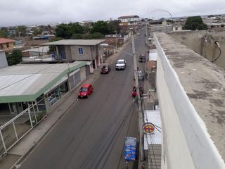 Foto 2 de edificio comercial de venta en manta la pradera