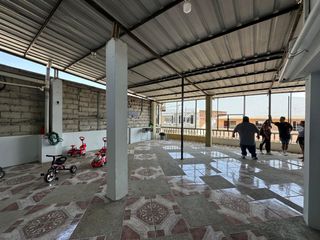 Foto 7 de casa comercial de venta en manta zona norte