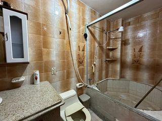 Foto 9 de casa comercial de venta en manta zona norte