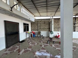 Foto 13 de casa comercial de venta en manta zona norte