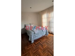 Foto 15 de Vendo Duplex En La Av El Golf Con Cochera 173 M2