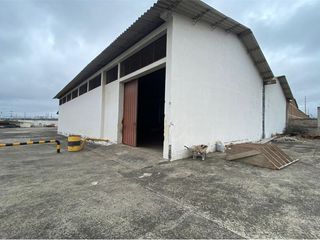 Foto 1 de galpon de alquiler en la Via Montecristi
