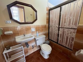 Foto 3 de casa de venta en manta zona centro