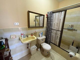 Foto 4 de casa de venta en manta zona centro