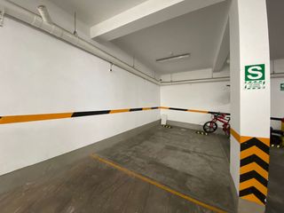 VENTA DE DEPARTAMENTO EN PRIMER PISO CON COCHERA EN LA MEJOR ZONA DE SURQUILLO – LA CALERA!