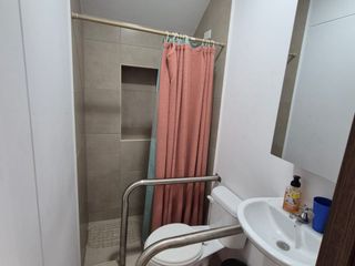 Foto 10 de Casa Amoblada en Alquiler en Urbanización Los Prados, 3 Habitaciones, 3 Baños, Patio, Parqueo, Piscina, Seguridad, Samborondon.
