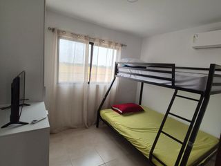 Foto 16 de Casa Amoblada en Alquiler en Urbanización Los Prados, 3 Habitaciones, 3 Baños, Patio, Parqueo, Piscina, Seguridad, Samborondon.