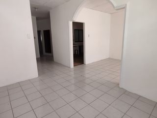 Foto 4 de Oportunidad!! Vendo casa rentera con varios departamentos en Sauces 8