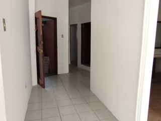 Foto 6 de Oportunidad!! Vendo casa rentera con varios departamentos en Sauces 8