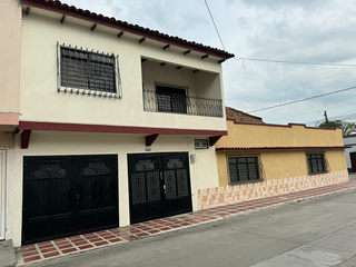 VENDO HERMOSA CASA-APARTAMENTO EN B. RIVERA ESCOBAR-Palmira-Colombia