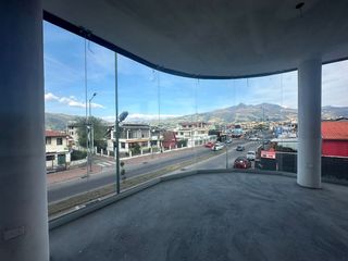 Foto 2 de $ 1.150 LOCAL EN RENTA: Centro de Machachi, Avenida Principal en 2do Piso A Estrenar