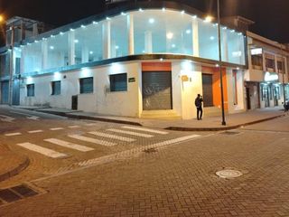 Foto 5 de $ 1.150 LOCAL EN RENTA: Centro de Machachi, Avenida Principal en 2do Piso A Estrenar