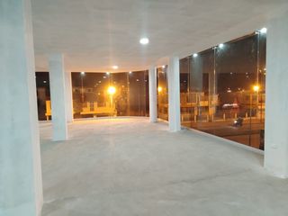 Foto 4 de $ 1.150 LOCAL EN RENTA: Centro de Machachi, Avenida Principal en 2do Piso A Estrenar