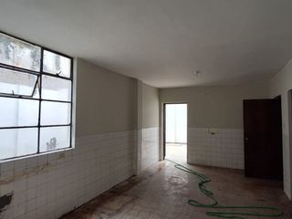 Foto 7 de VENTA DE CASA COMO TERRENO, 276 M2, RDM PARA 7 PISOS, COMERCIO VECINAL, 25 M DE FRENTE