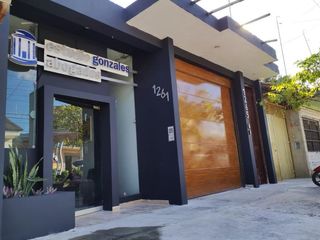 Foto 1 de TARAPOTO VENDO CASA CON LOCAL COMERCIAL 240 M² 3 PISOS