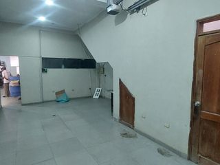Foto 25 de TARAPOTO VENDO CASA CON LOCAL COMERCIAL 240 M² 3 PISOS