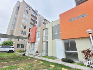 VENTA DE CASA EN CONDOMINIO LOS SAUCES Espaldas de la Universidad SIPÁN