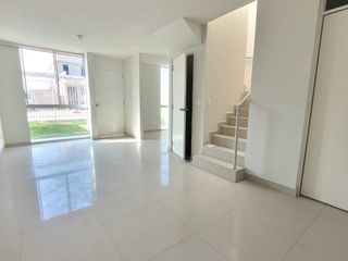 VENTA DE CASA EN CONDOMINIO LOS SAUCES Espaldas de la Universidad SIPÁN