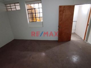 Se Vende Funcional Departamento Proximo Al Emporio Comercial De Gamarra