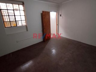 Se Vende Funcional Departamento Proximo Al Emporio Comercial De Gamarra