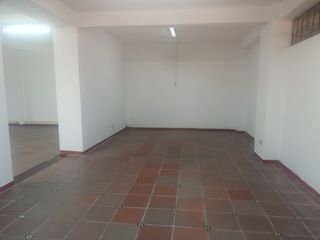 Foto 2 de VENDO  CASA CON  BUENA  VALORIZACION