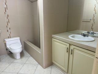 Foto 26 de muy amplio departamento alquilo en $900 o vendo en $130000