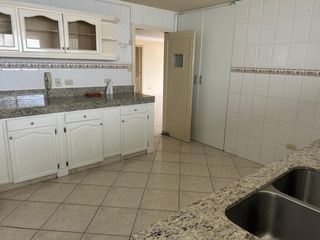 Foto 27 de muy amplio departamento alquilo en $900 o vendo en $130000