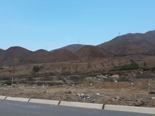 Foto 5 de Vendo Terreno 4400 M2 En Pista Km 7 Quirihuac En Posesión