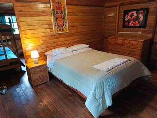 Foto 17 de ✅ RENTA DE CABAÑA DOS DORMITORIOS PARA SEIS PERSONAS CON ÁREA DE DESCANSO (MINDO-ECUADOR)