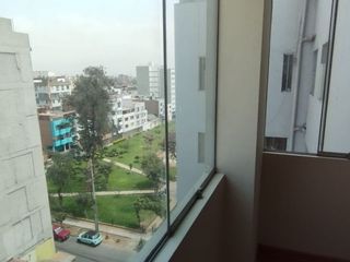 Foto 11 de VENDO DUPLEX 150m2 LOS OLIVOS: EDIFICIO MODERNO