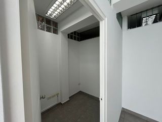 Foto 19 de se alquila edificio para oficina en zona centrica