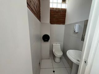 Foto 29 de se alquila edificio para oficina en zona centrica